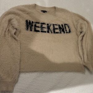 Cozy Cream Sweater with 'Weekend' Design